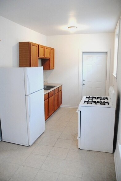 More Photos Of 7648 S Phillips Ave, Chicago Apartments For Sale