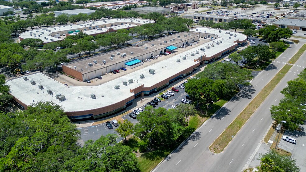 More Photos Of 6101 Chancellor Dr, Orlando Unknown For Lease