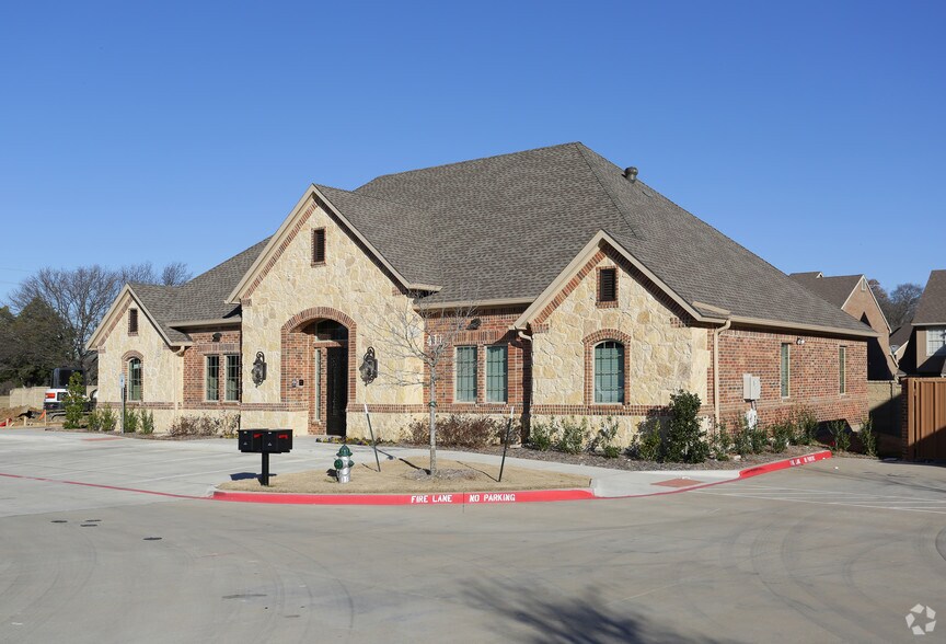 More Photos Of 411 W Danieldale Rd, Duncanville Office For Lease