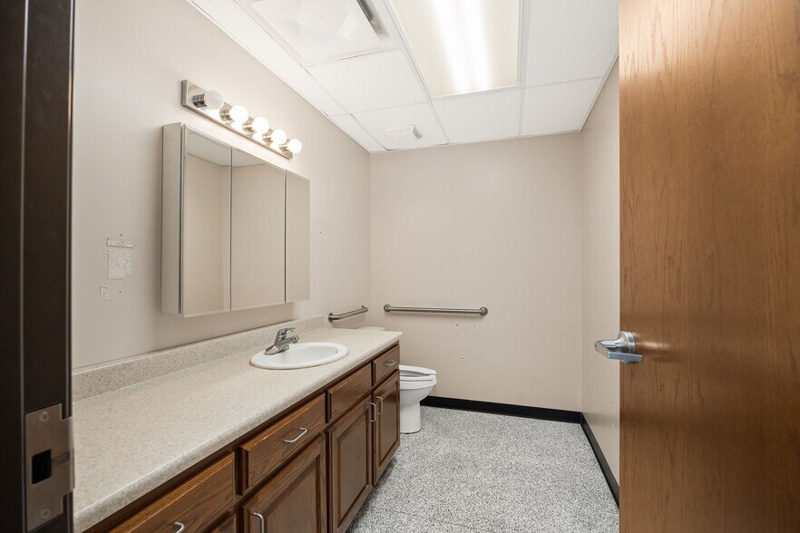 More Photos Of 20994 State Route K, Saint Joseph Office For Lease