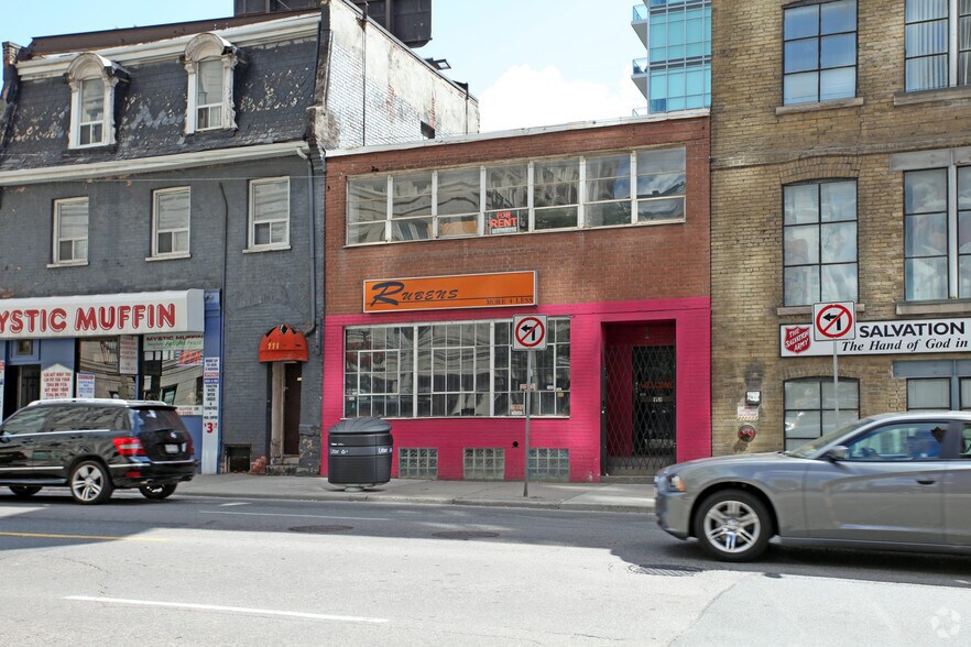 More Photos Of 155-157 Richmond St, Toronto Storefront Retail Office For Sale