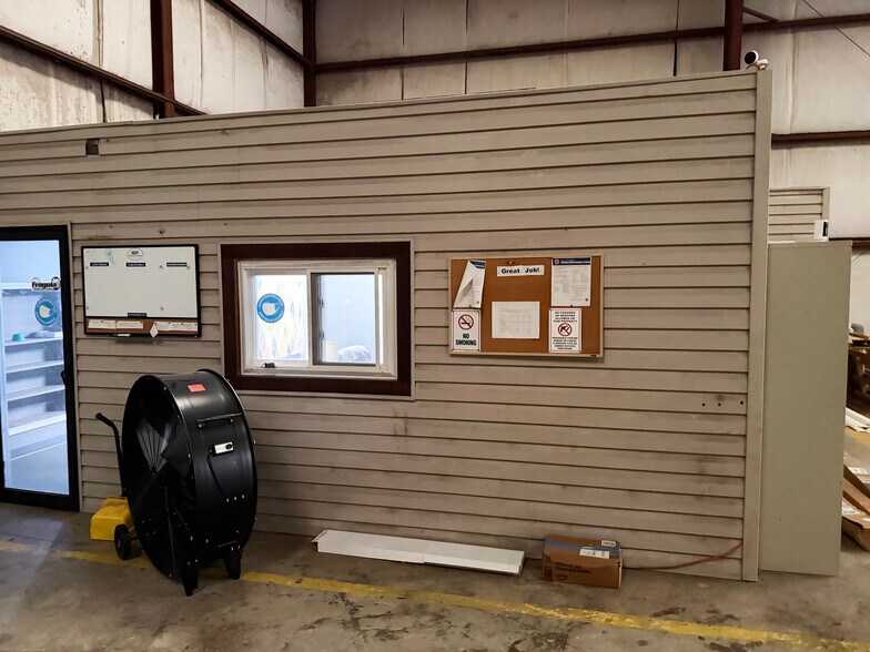 More Photos Of 1485 34th St, Gulfport Warehouse For Sale