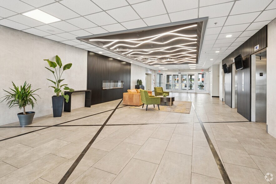 More Photos Of 9950 Lawrence Ave, Schiller Park Unknown For Lease