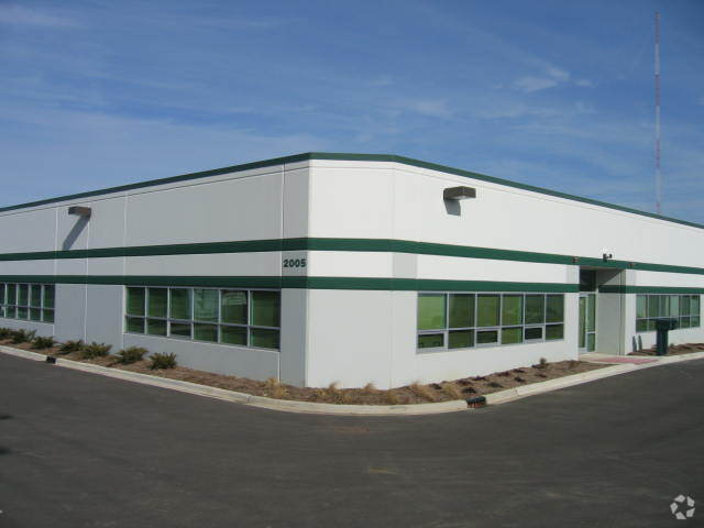 More Photos Of 2005 Bloomingdale Rd, Glendale Heights Office For Sale