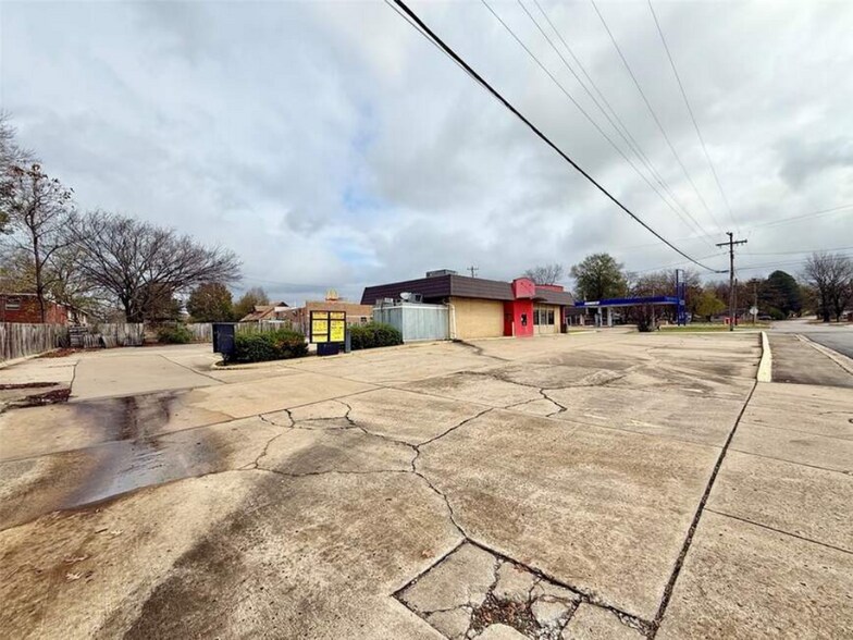 More Photos Of 1103 N Arkansas Ave, Russellville Freestanding For Sale