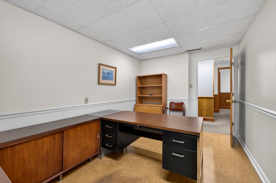 More Photos Of 314 N Braddock St, Winchester Office For Sale