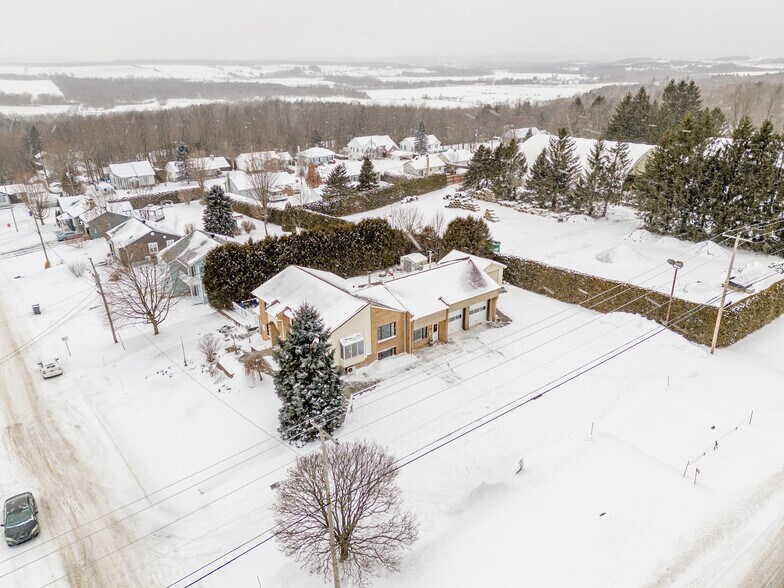 Primary Photo Of 6535Z-6539Z Rte Louis-S.-Saint-Laurent, Compton Office For Sale