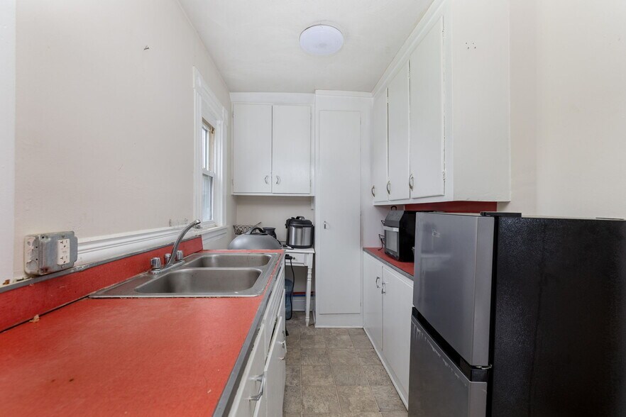 More Photos Of 704-708 Sumner Ave, Springfield Office Residential For Sale