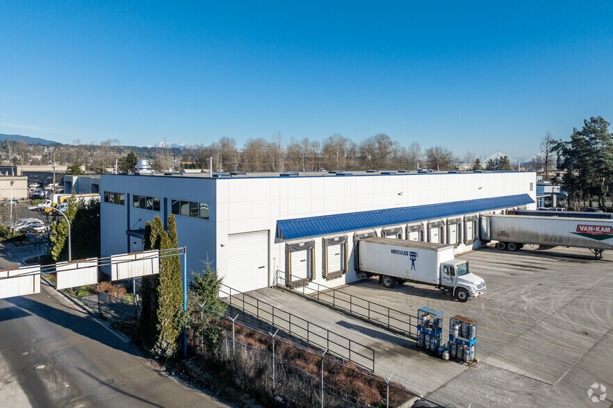 More Photos Of 435 Canfor Av, New Westminster Truck Terminal For Lease
