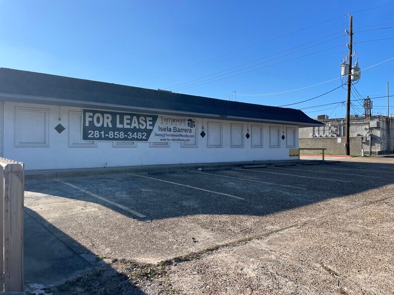 Primary Photo Of 23233 Aldine Westfield Rd, Spring Freestanding For Lease