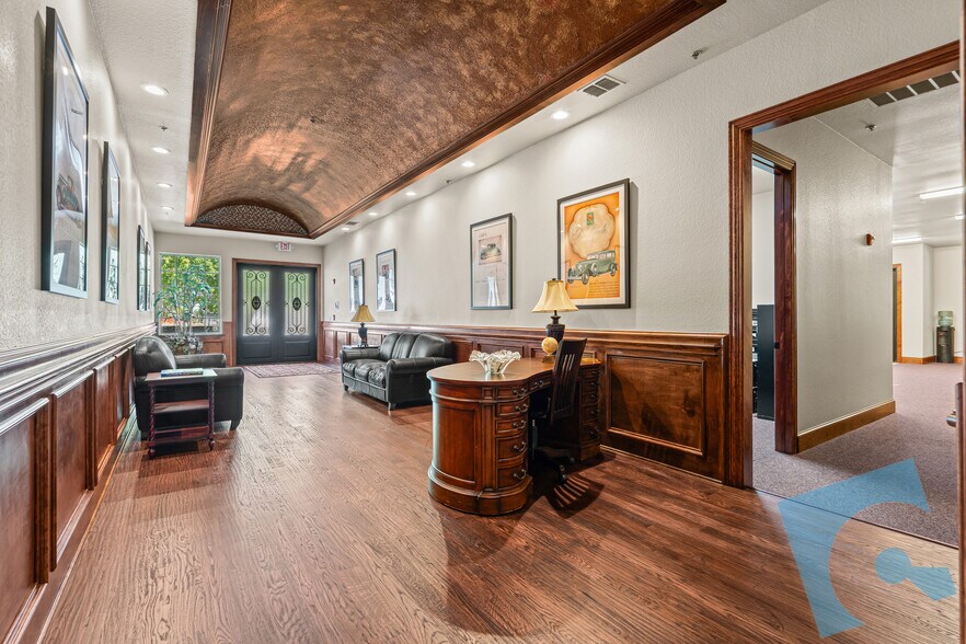 More Photos Of 23 Mission Ln, Colleyville Office For Sale
