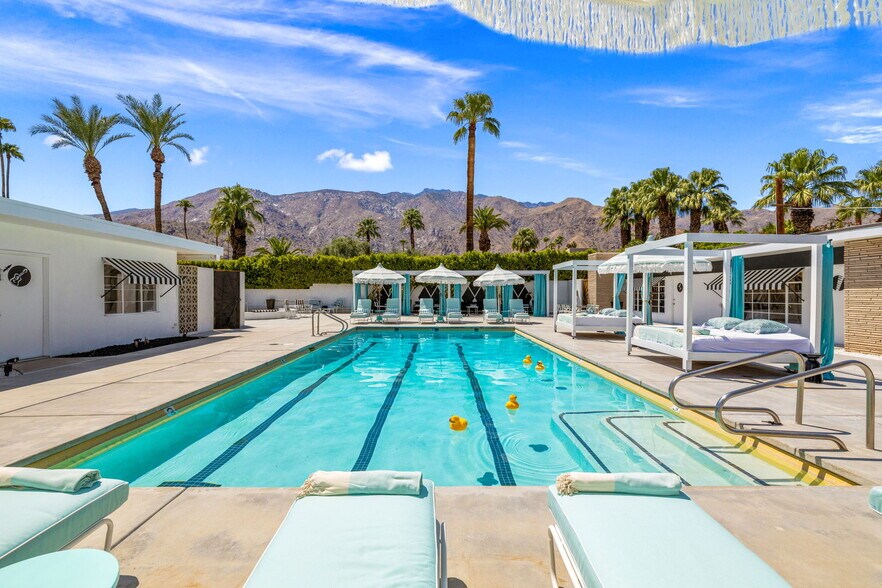 More Photos Of 120 W Vereda Sur, Palm Springs Hotel For Sale