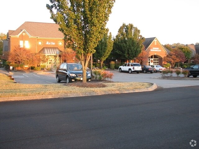 More Photos Of 110 Perimeter Park Rd, Knoxville Medical For Lease