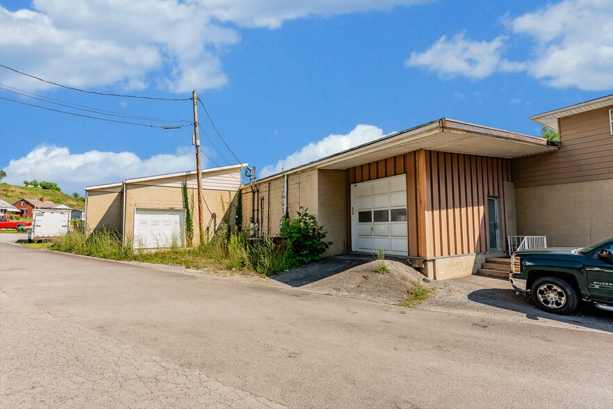 More Photos Of 2939 White Hall Blvd, White Hall General Retail For Sale