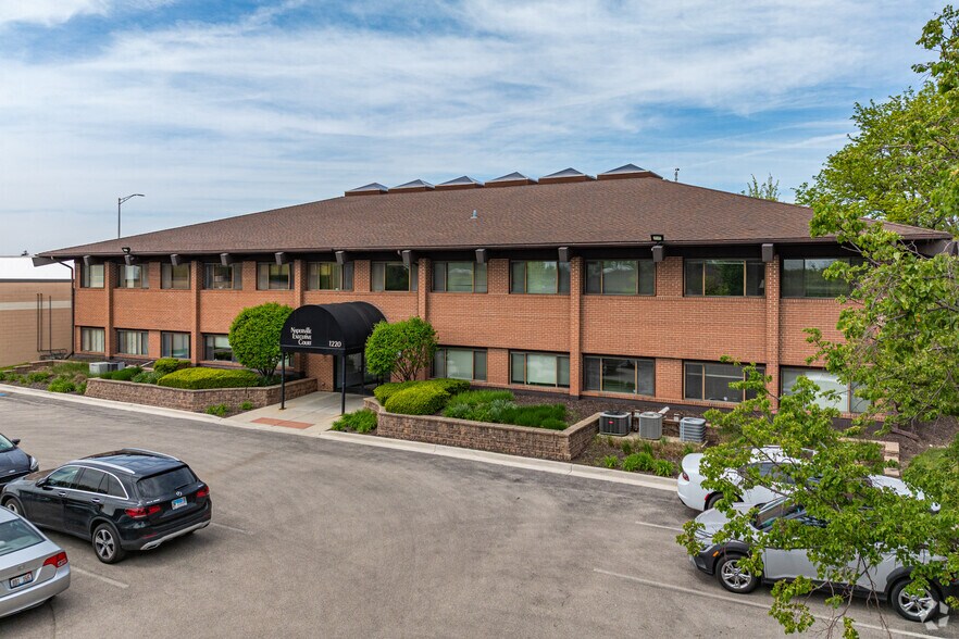 More Photos Of 1220-1280 Iroquois Ave, Naperville Unknown For Lease
