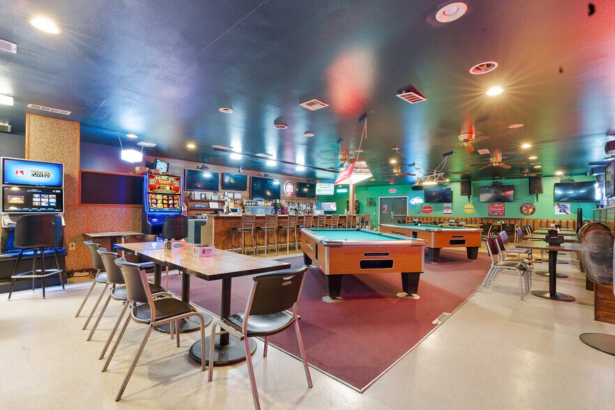 More Photos Of 335 E 3rd St, Lafayette Bar For Sale