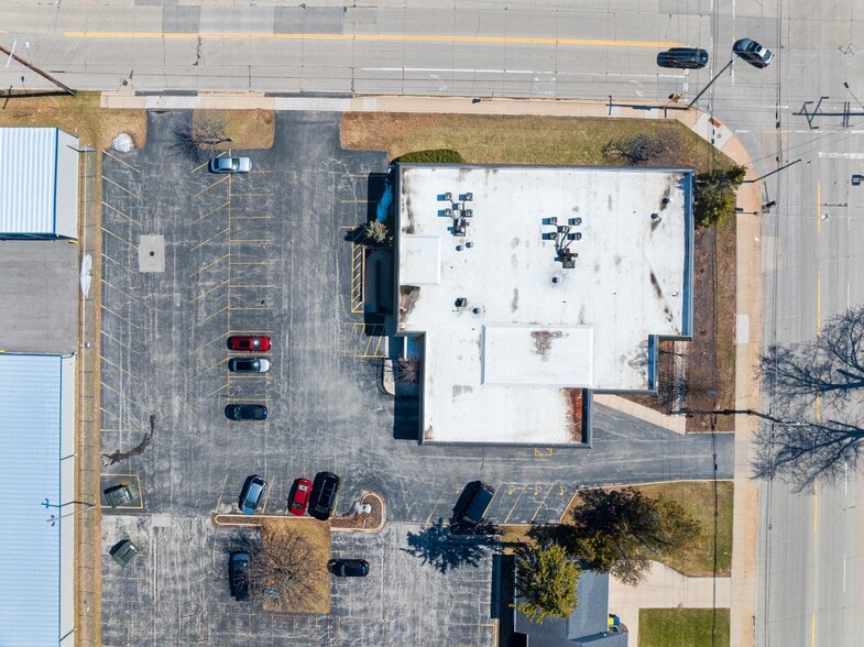 More Photos Of 1751 Deckner Ave, Green Bay Medical For Sale