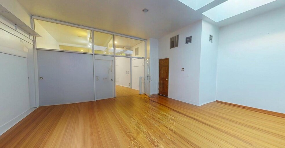 More Photos Of 133 Norfolk St, New York Multifamily For Sale