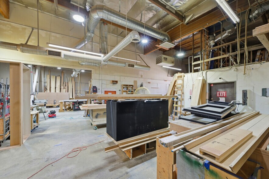 More Photos Of 8926 Norris Ave, Sun Valley Warehouse For Lease