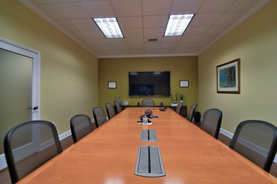 More Photos Of 4500 140th Ave N, Clearwater Unknown For Lease