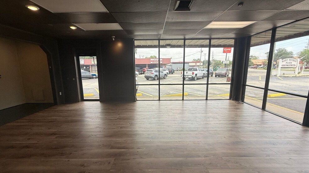 More Photos Of 144 Mary Esther Blvd, Mary Esther Storefront For Sale