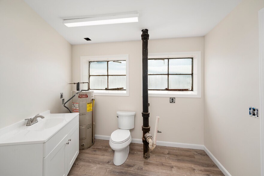 More Photos Of 250 Manville rd, Woonsocket Flex For Sale