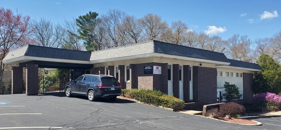 More Photos Of 49 Pearl St, Brockton Medical For Lease