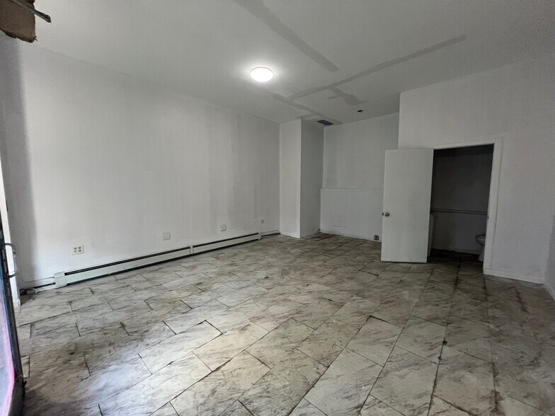 More Photos Of 483 Van Cortlandt Park Ave, Yonkers Freestanding For Lease