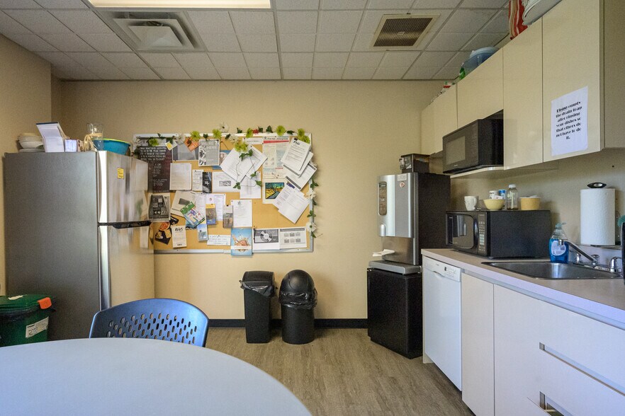 More Photos Of 1530 56th St, Delta Office For Lease