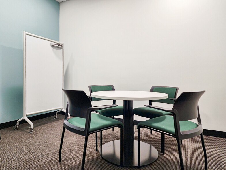 More Photos Of 4402 Skyline Dr, Burnaby Coworking Space