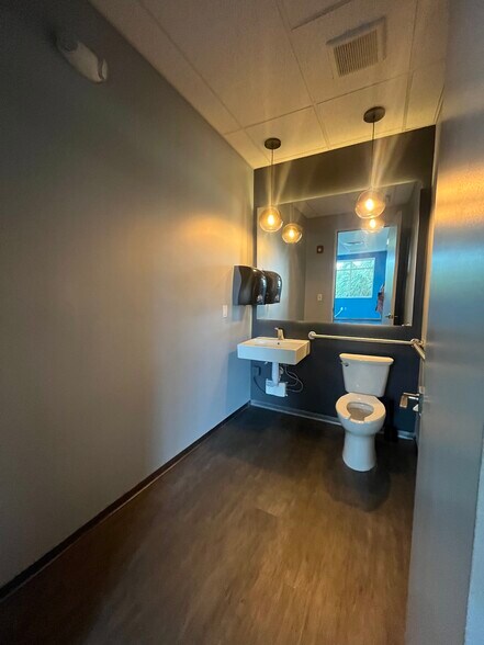 More Photos Of 260 SW Natura Ave, Deerfield Beach Office For Sale