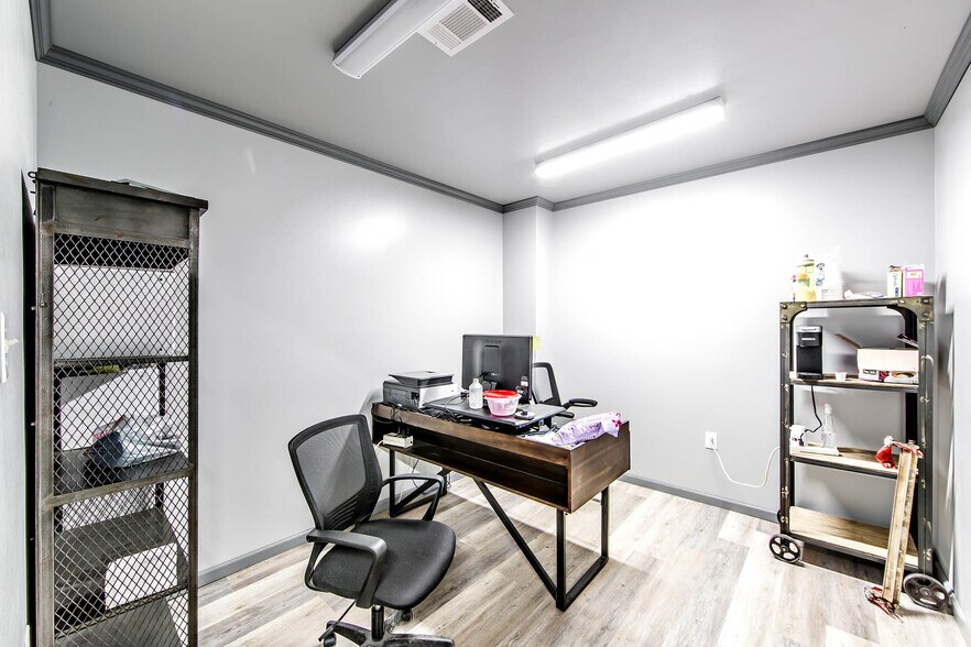 More Photos Of 1005 Saadi St, Houma Manufacturing For Sale