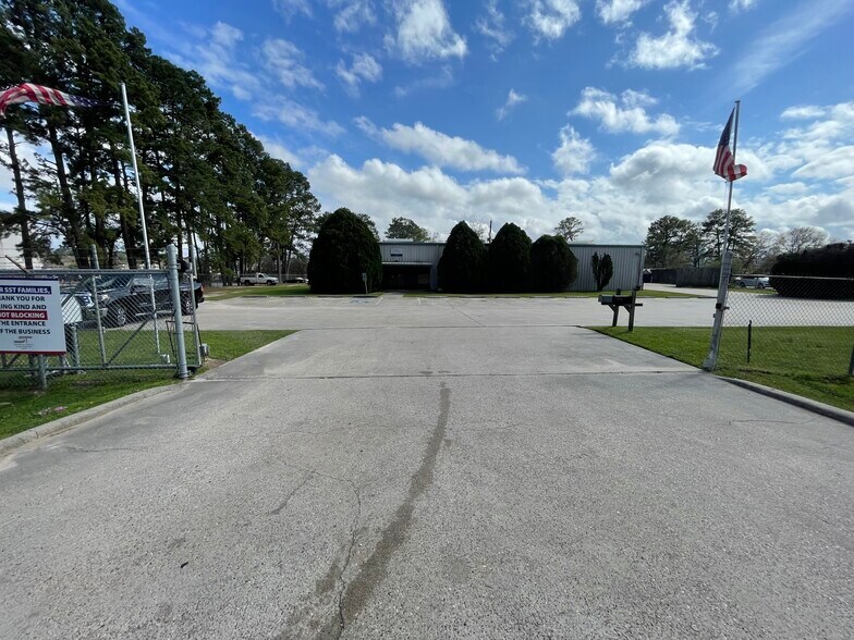 More Photos Of 2211 Louetta Rd, Spring Industrial For Sale