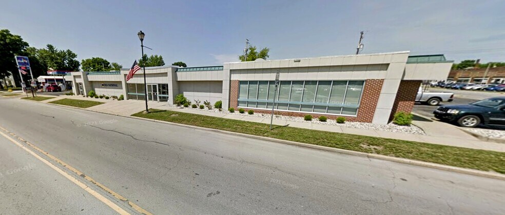 More Photos Of 407 S Main St, Clinton Bank For Sale