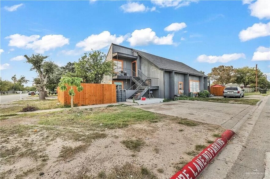 More Photos Of 200 W 4th St, San Juan Apartments For Sale