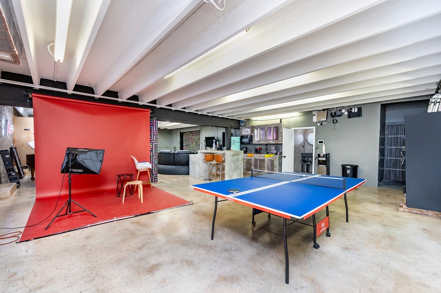 More Photos Of 7025 NW 7th Ave, Miami Research And Development For Sale