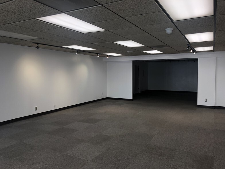More Photos Of 1700 K St, Bakersfield Storefront Retail Office For Lease
