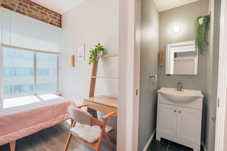 More Photos Of 392 11th St, Oakland Apartments For Sale