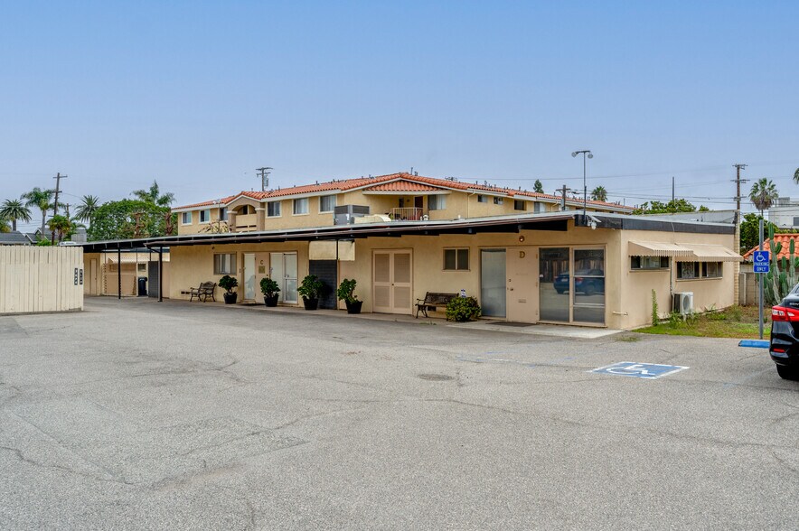 More Photos Of 181 E 18th St, Costa Mesa Medical For Lease
