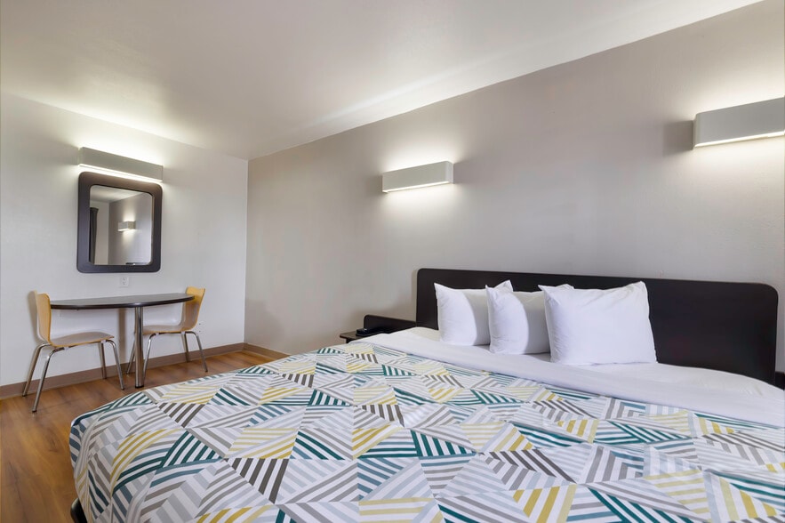 More Photos Of 220 I-10, Beaumont Hotel For Sale