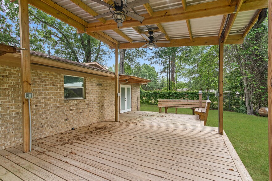 More Photos Of 18222 W FM 1097 Rd, Montgomery Flex For Lease