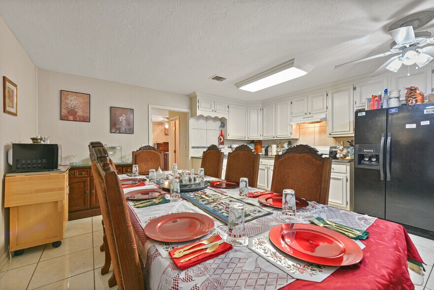 More Photos Of 1804 36th St N, Texas City Multifamily For Sale