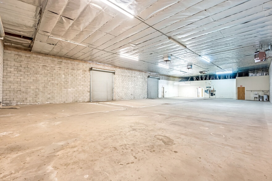More Photos Of 2727 N Grove Industrial Dr, Fresno Warehouse For Sale