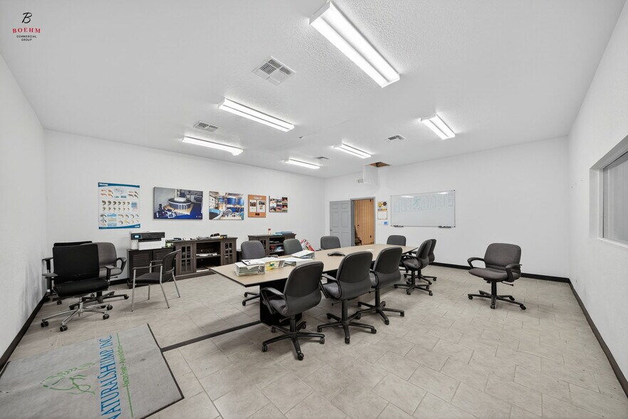 More Photos Of 833 County Road 583, La Coste Research And Development For Sale