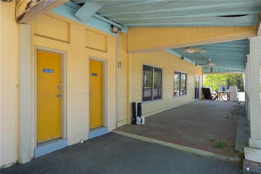 More Photos Of 5164 New Market Rd, Richmond Freestanding For Sale