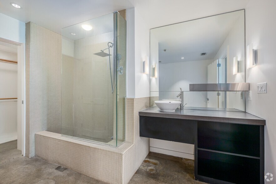 More Photos Of 1530 J St, Sacramento Apartments For Lease