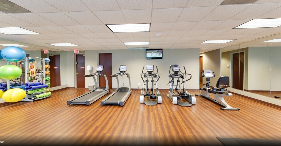 More Photos Of 3250 W Commercial Blvd, Fort Lauderdale Office For Lease