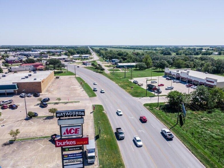 More Photos Of 4020 7th St, Bay City General Retail For Sale