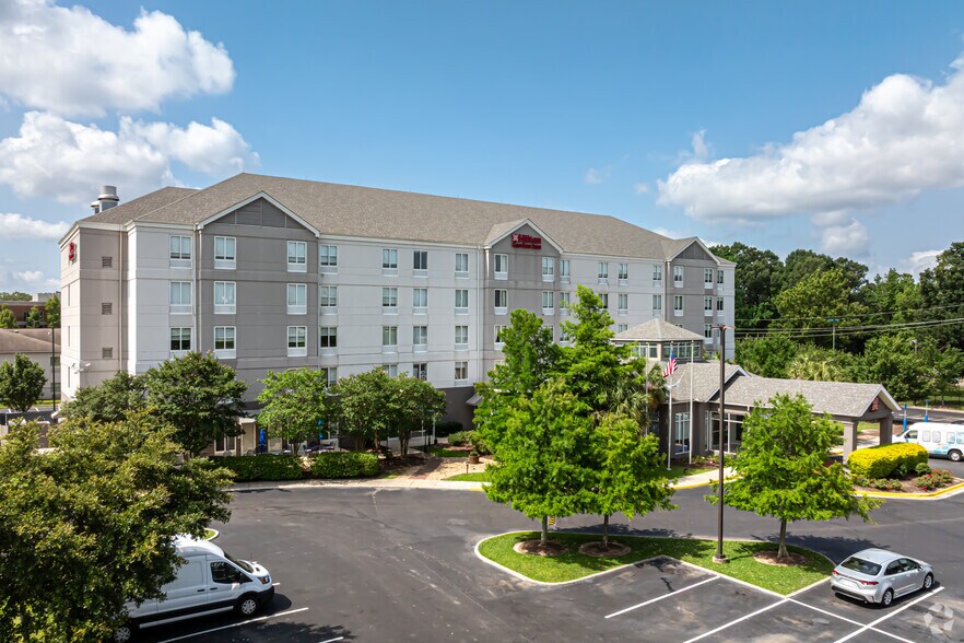 Primary Photo Of 3330 Harding Blvd, Baton Rouge Hotel For Sale