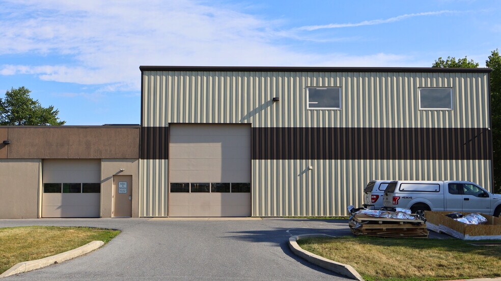 More Photos Of 6330-6332 Flank Dr, Harrisburg Flex For Lease